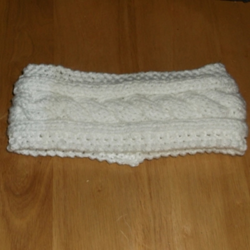 White cable knit headband handmade and sold by Longhaired Jewels