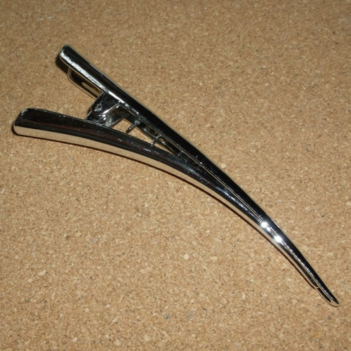 Acrylic beak clip
