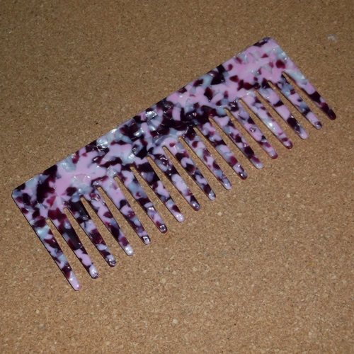 Acrylic detangling comb supplied by Longhaired Jewels